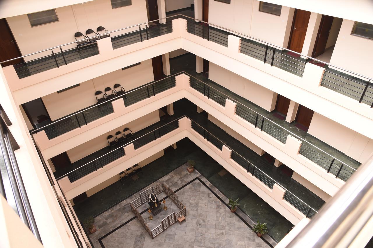 Slr Residency Hotel Subrahmanya Exterior foto
